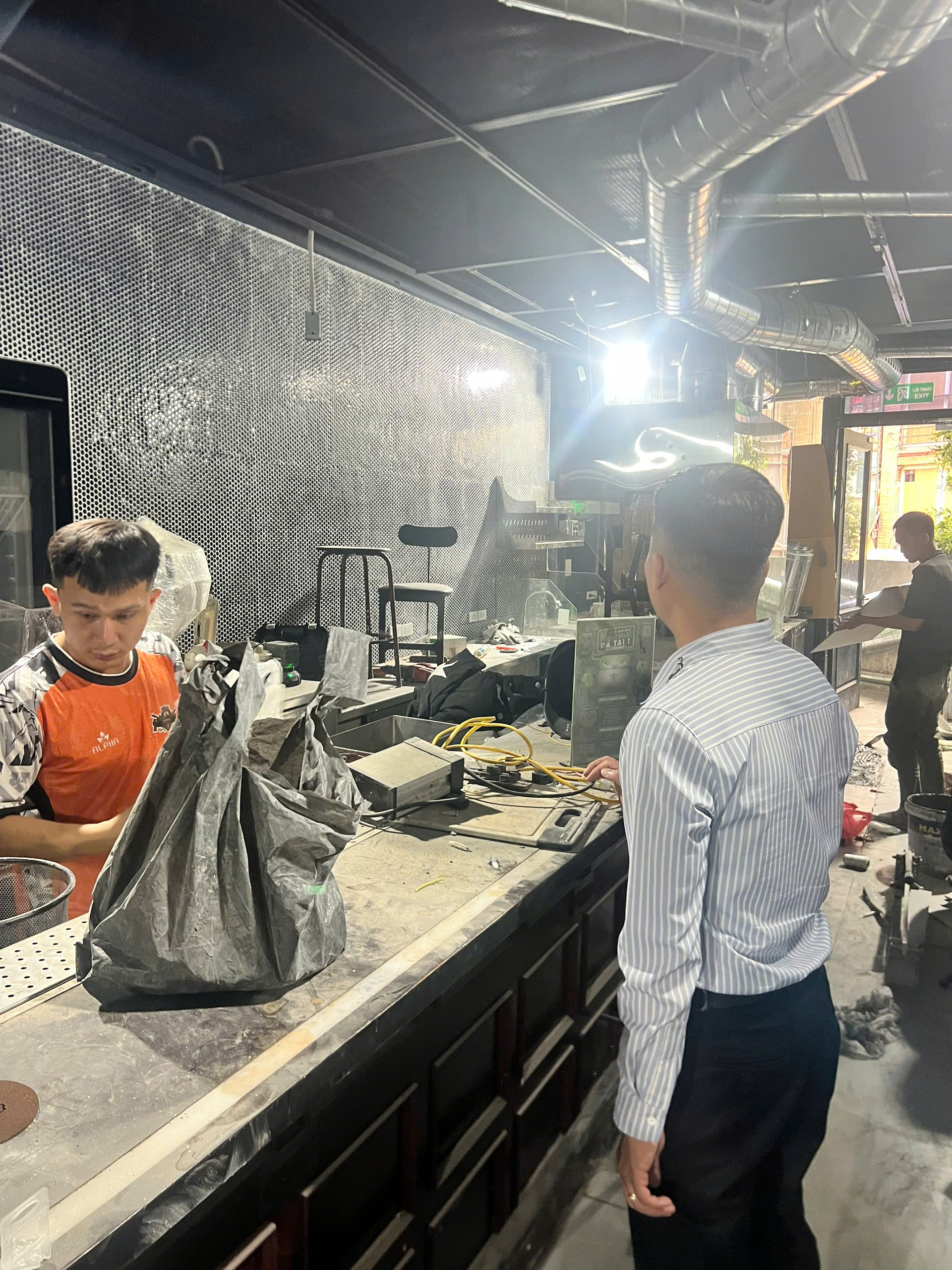 CẤM CHỈ EATERY