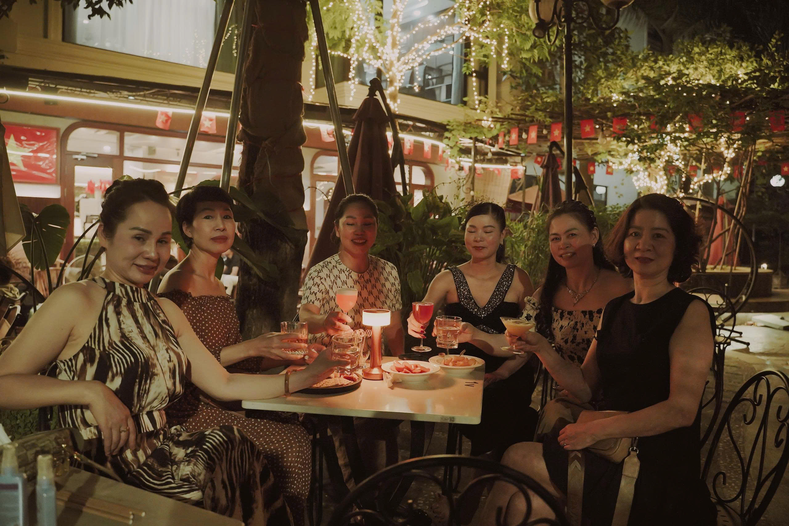 CỎ COCKTAIL & WINE