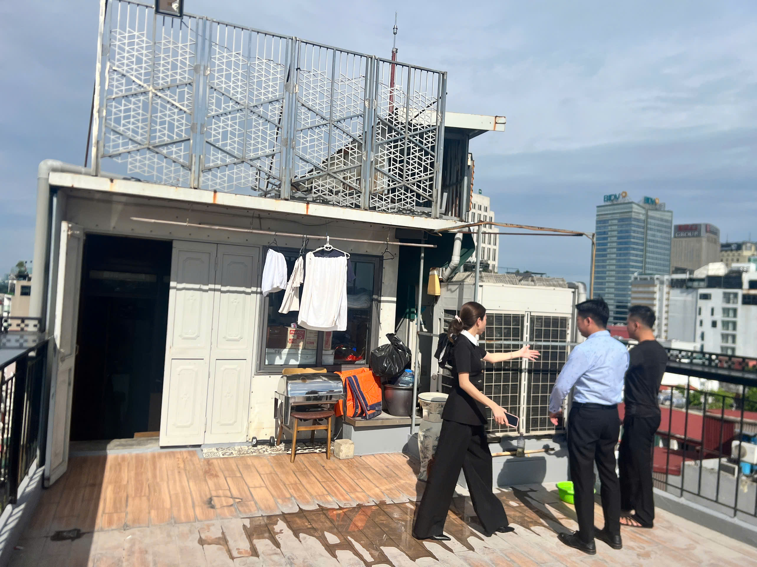 JA ROOFTOP SKYBAR & RESTAURANT
