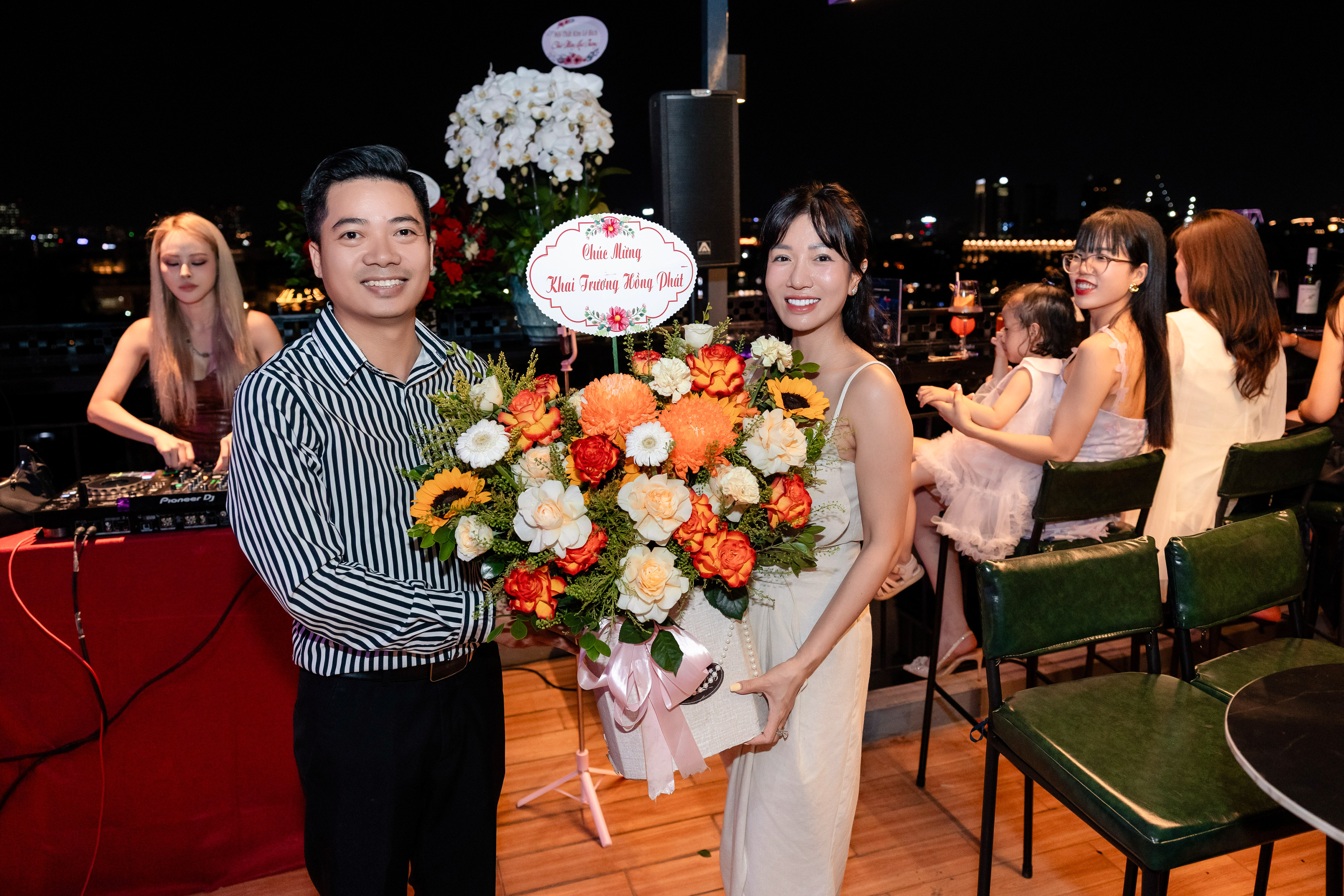 JA ROOFTOP SKYBAR & RESTAURANT