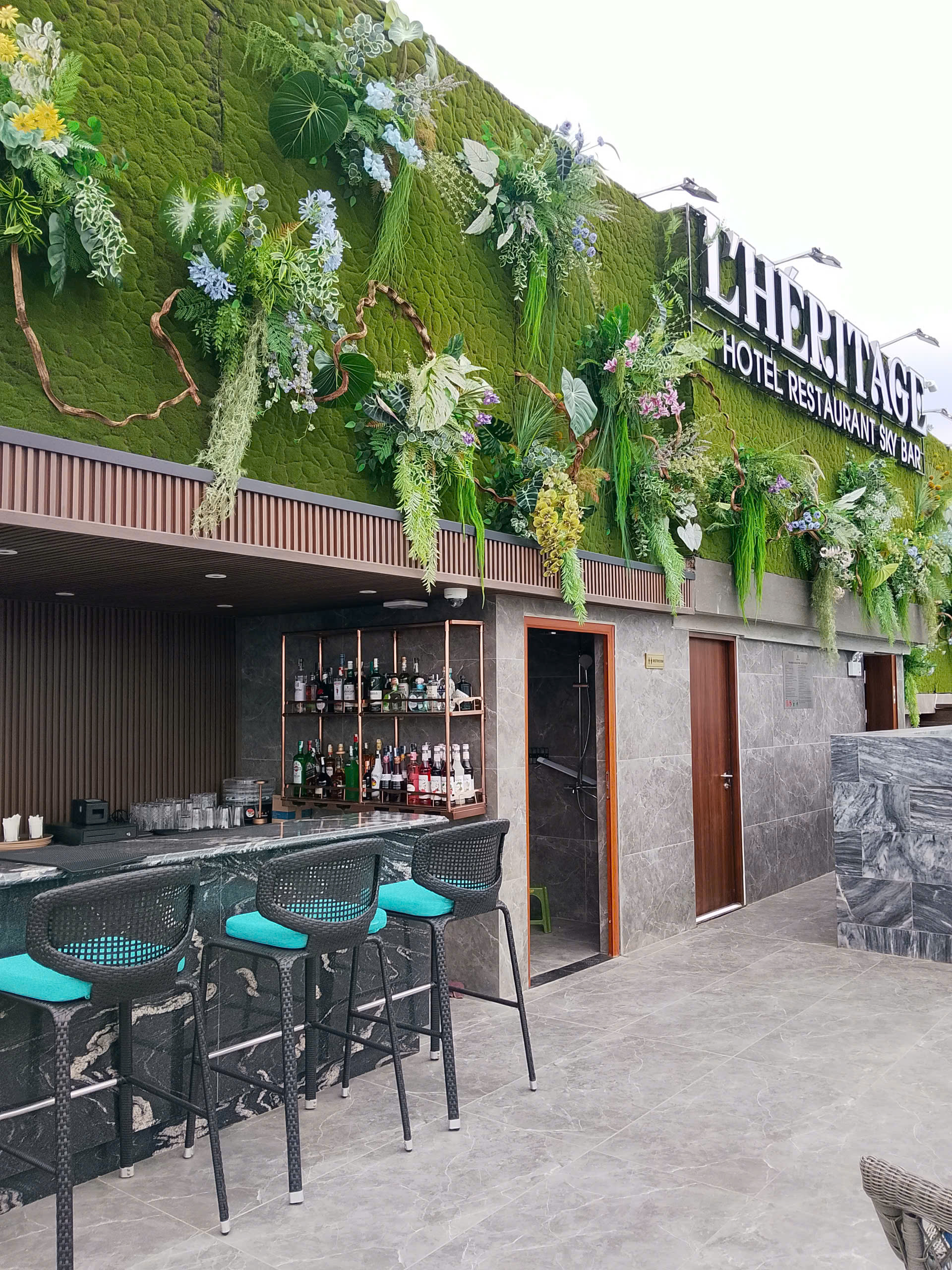 L'HERITAGE HOTEL RESTAURANT SKY BAR