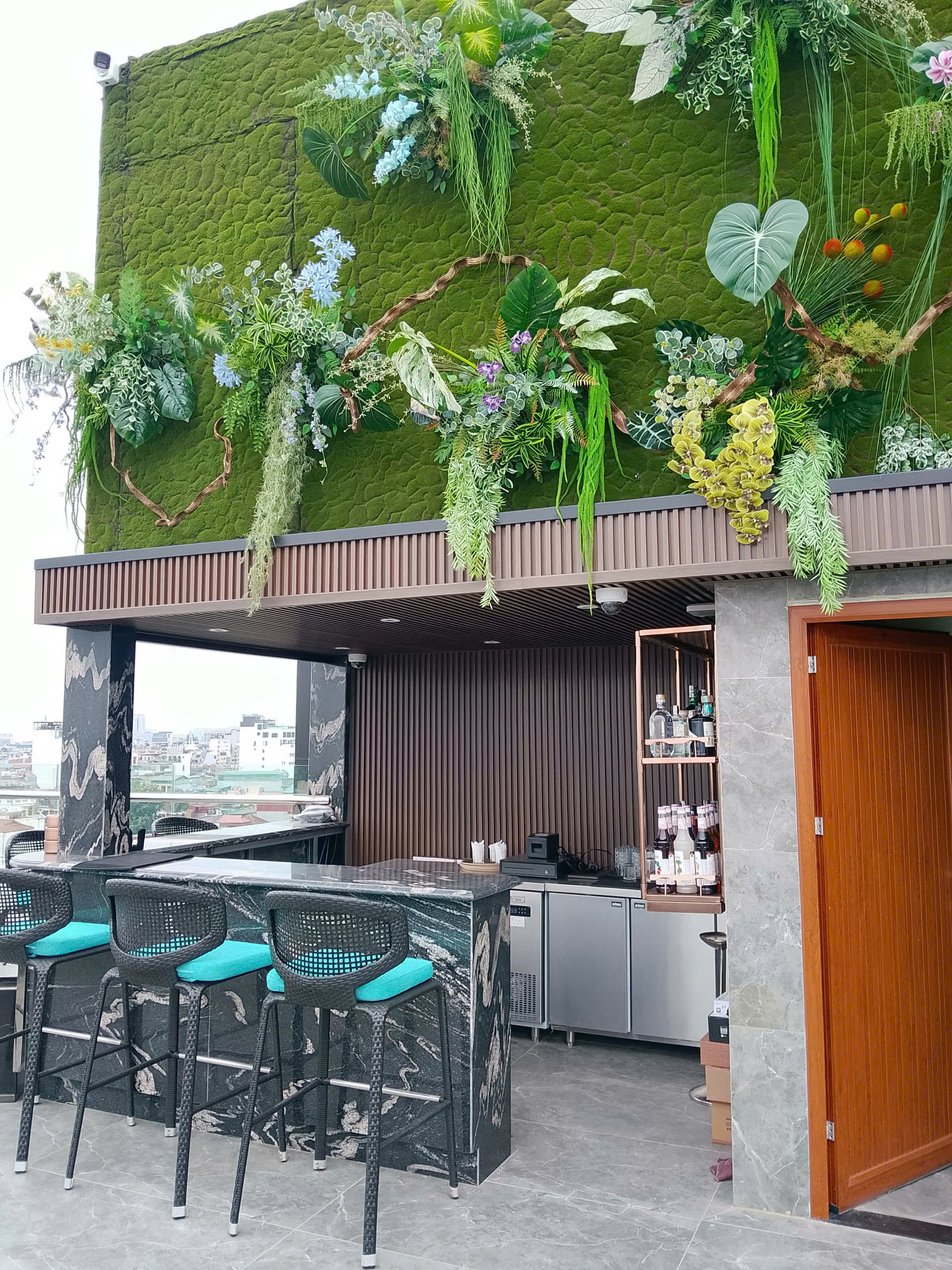 L'HERITAGE HOTEL RESTAURANT SKY BAR