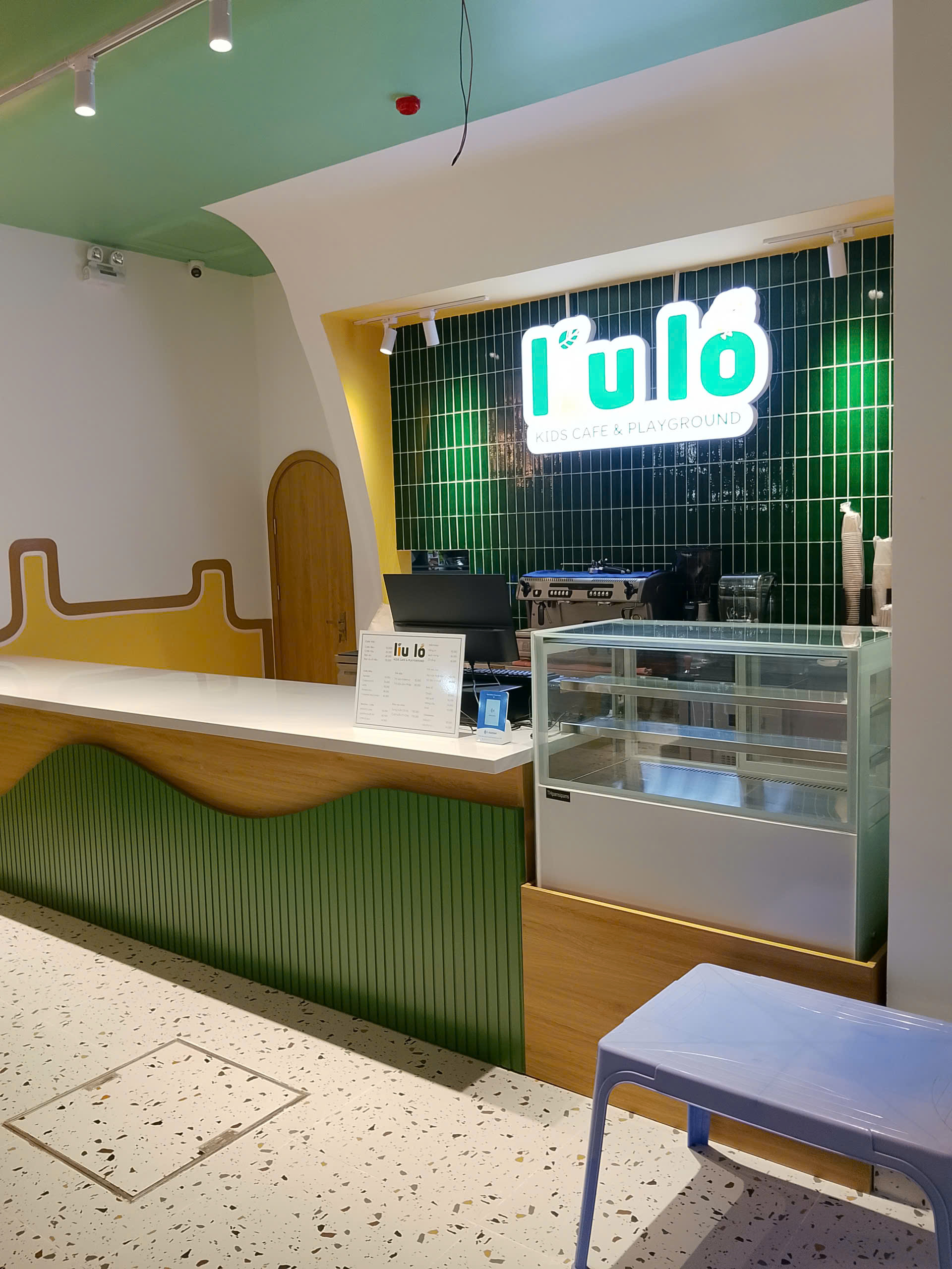 LÍU LO KIDS CAFE AND PLAYGROUND