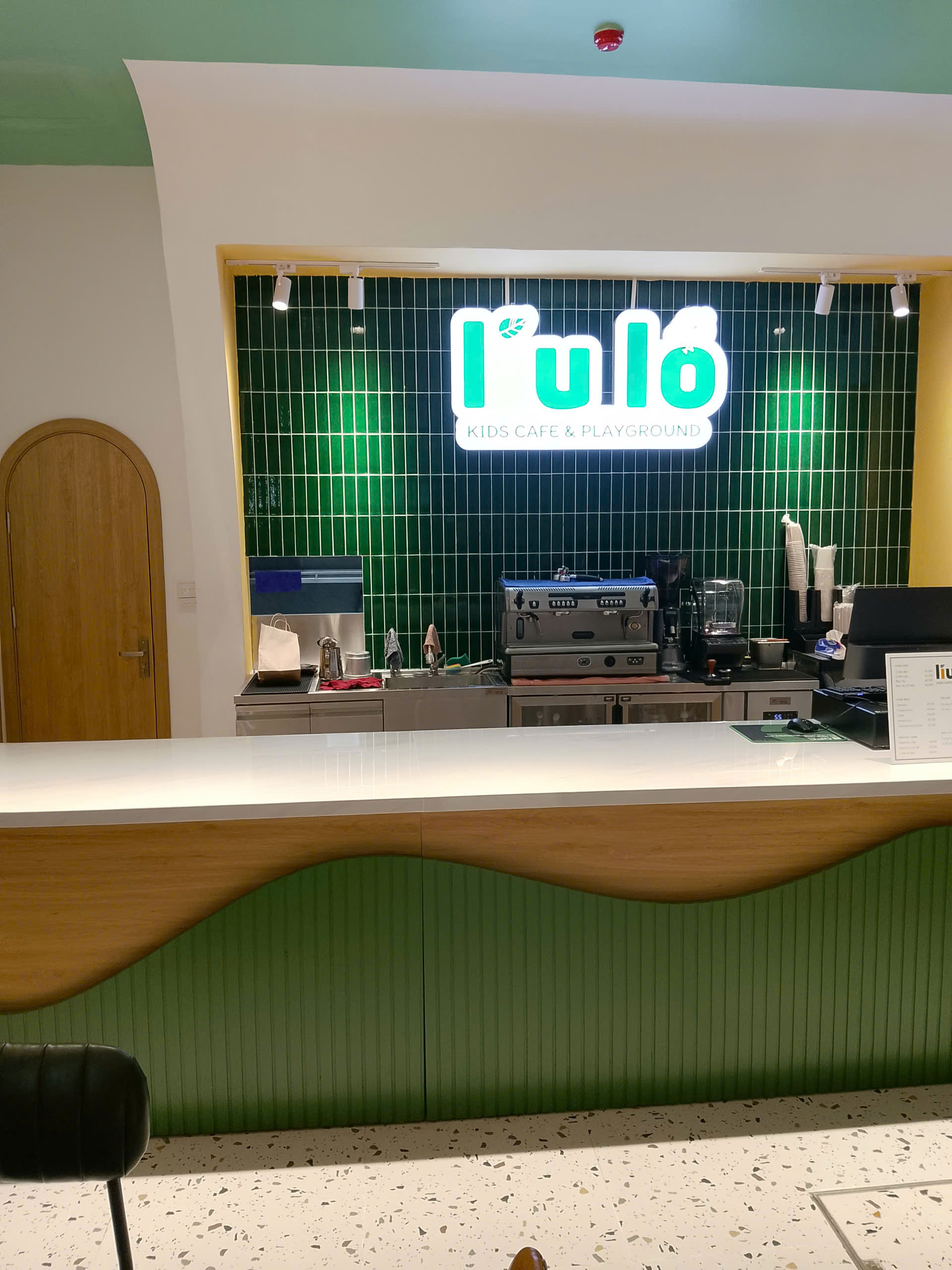 LÍU LO KIDS CAFE AND PLAYGROUND