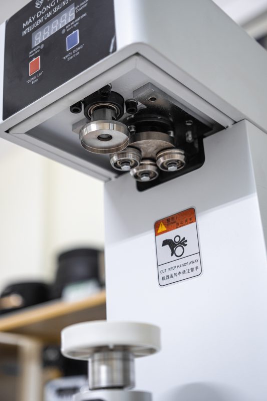 Máy đóng nắp chai