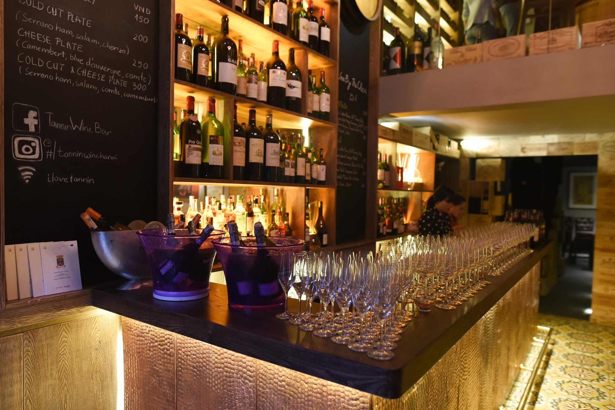 TANNIN WINE BAR & RESTAURANT