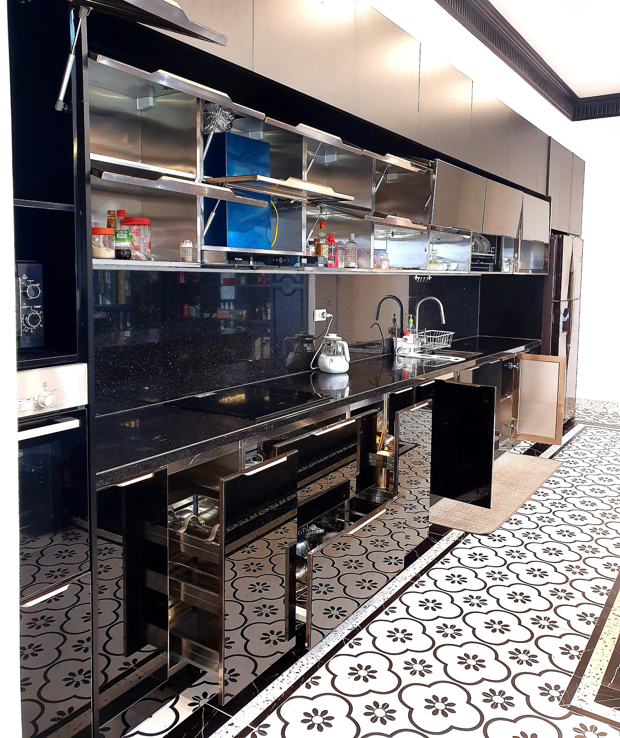 TỦ BẾP INOX CÁNH KÍNH (A.CƯỜNG - TP.BẮC NINH)