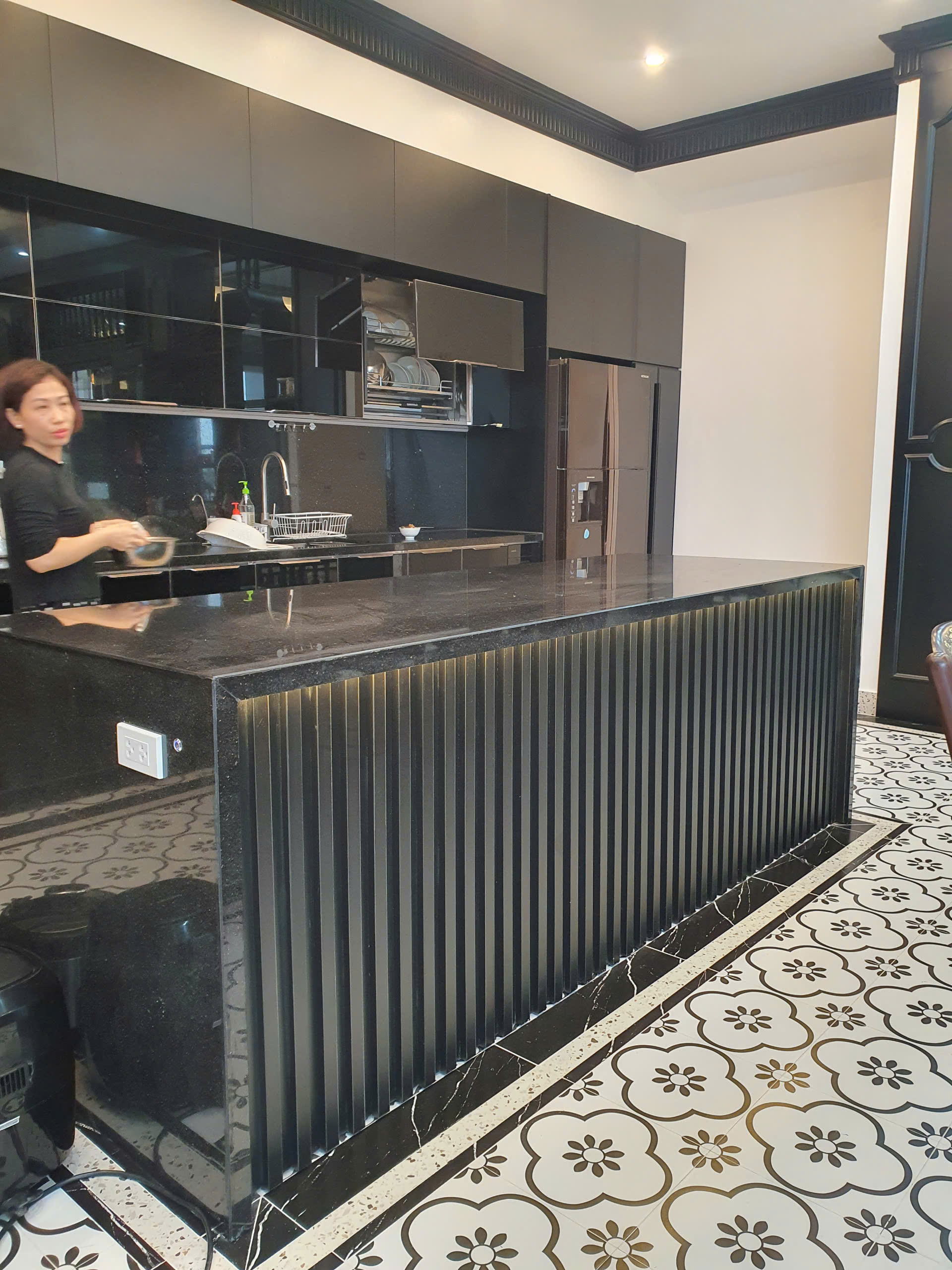 TỦ BẾP INOX CÁNH KÍNH (A.CƯỜNG - TP.BẮC NINH)