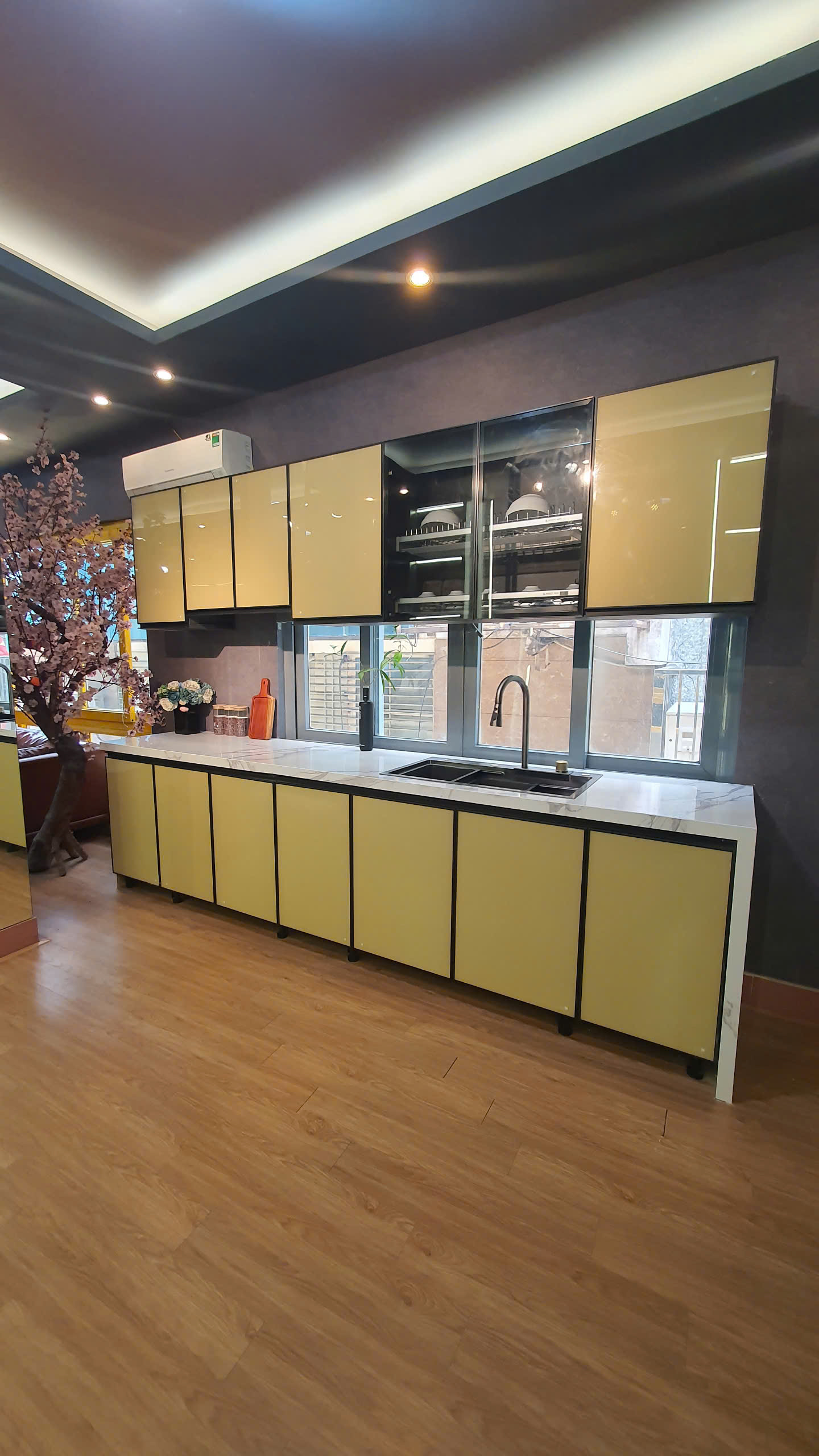 TỦ BẾP INOX CÁNH KÍNH (A.ĐỨC - HẠ LONG)