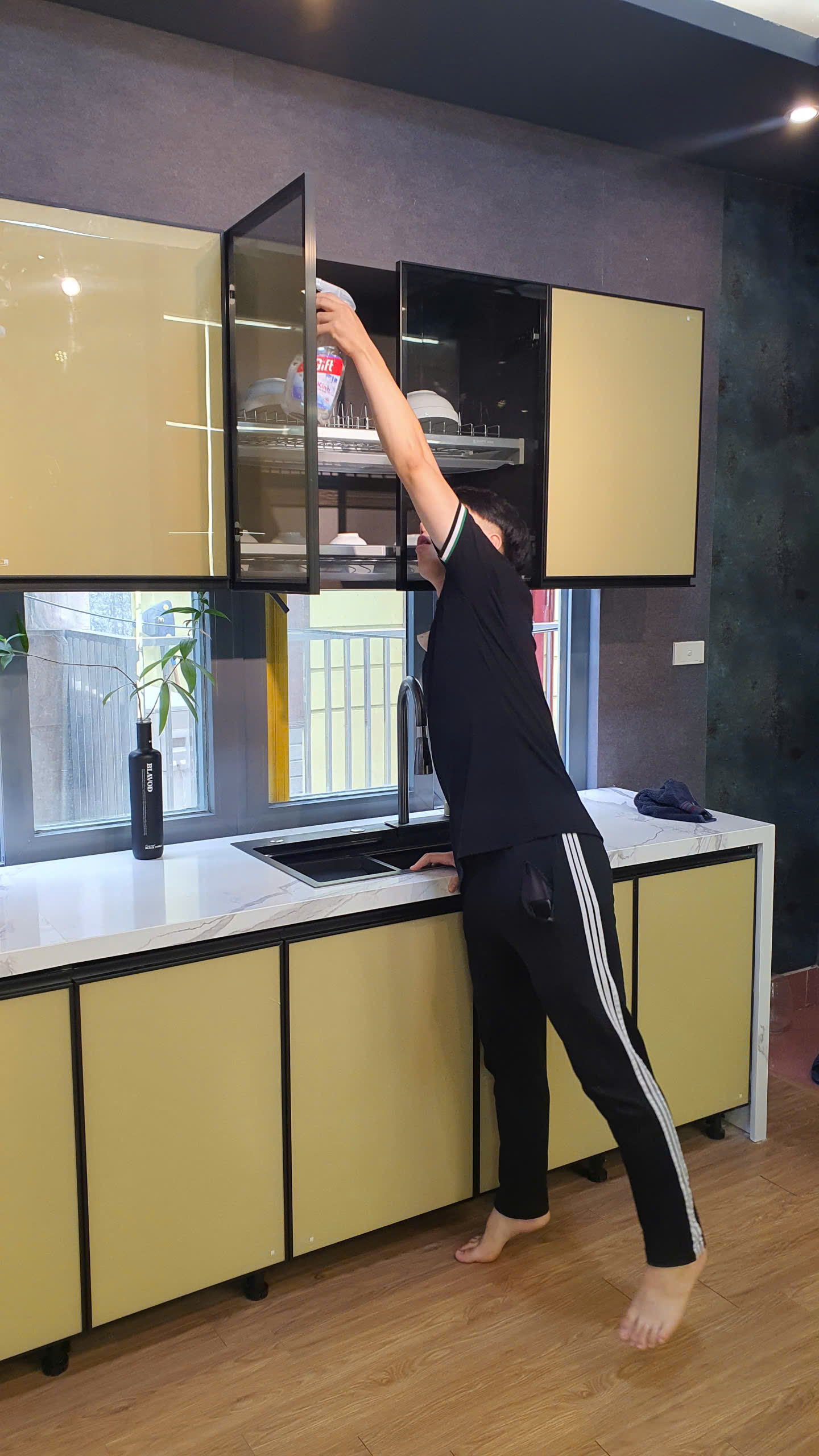 TỦ BẾP INOX CÁNH KÍNH (A.ĐỨC - HẠ LONG)