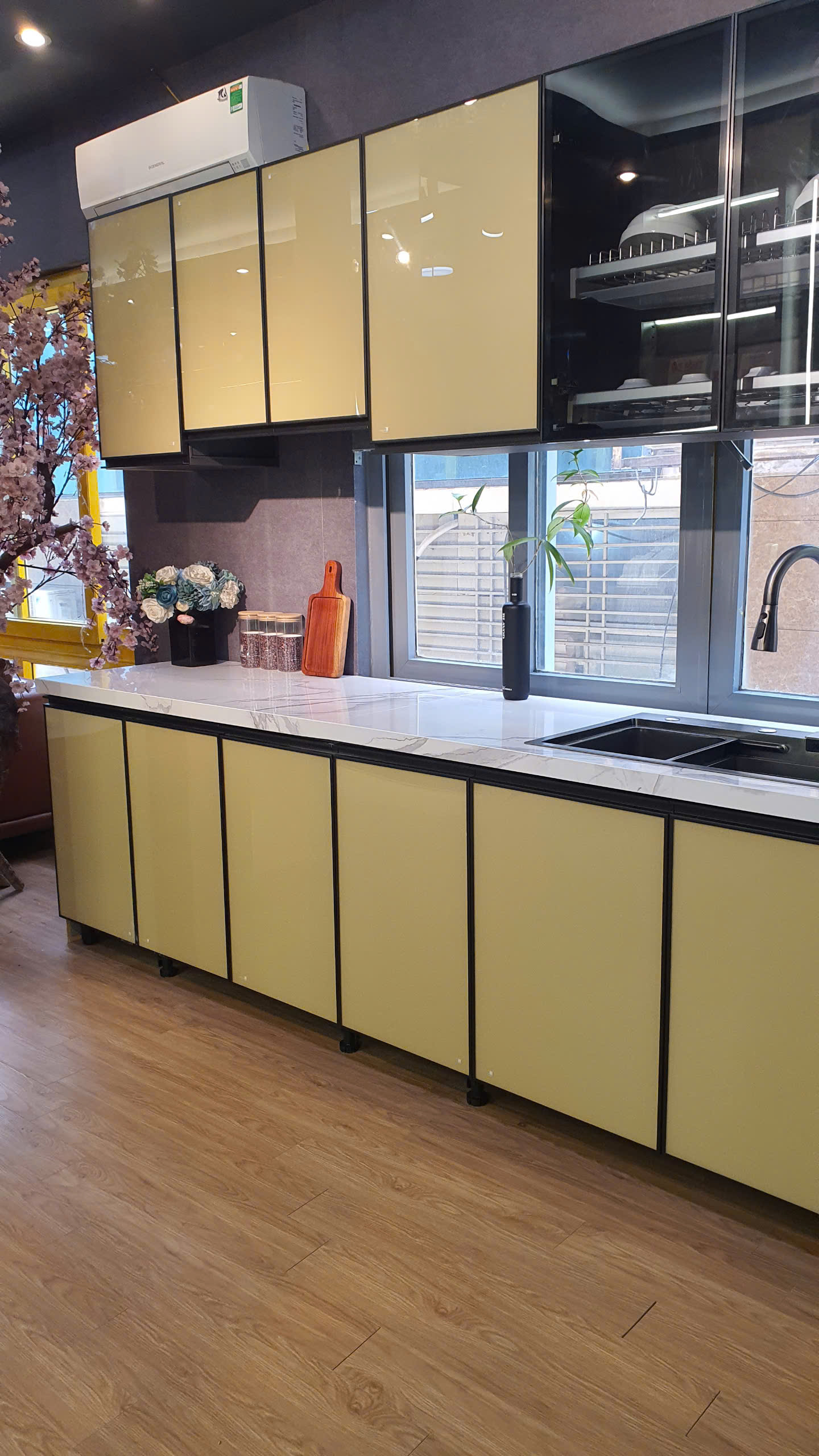 TỦ BẾP INOX CÁNH KÍNH (A.ĐỨC - HẠ LONG)