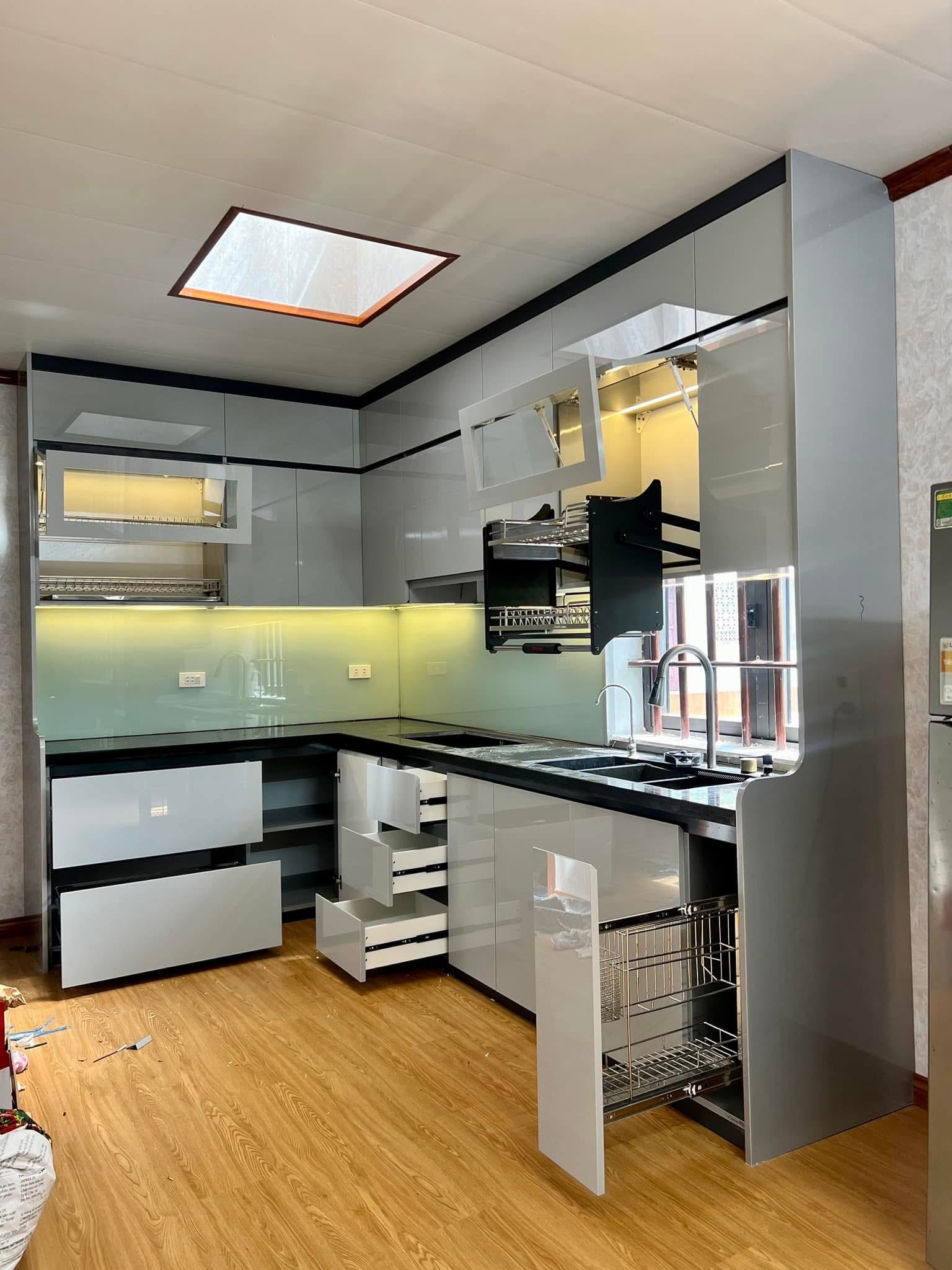 TỦ BẾP INOX CÁNH KÍNH (C.BÍCH - HÀ NAM)