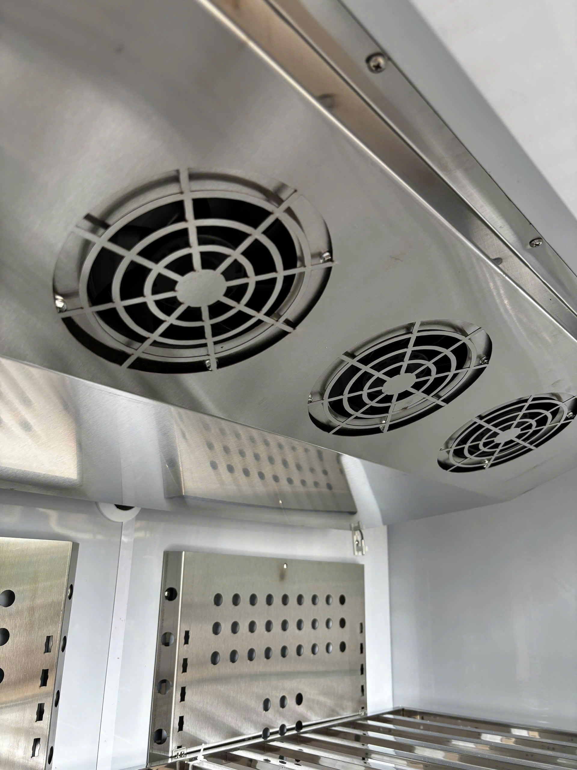TỦ ĐÔNG ĐỨNG 4 CÁNH INOX