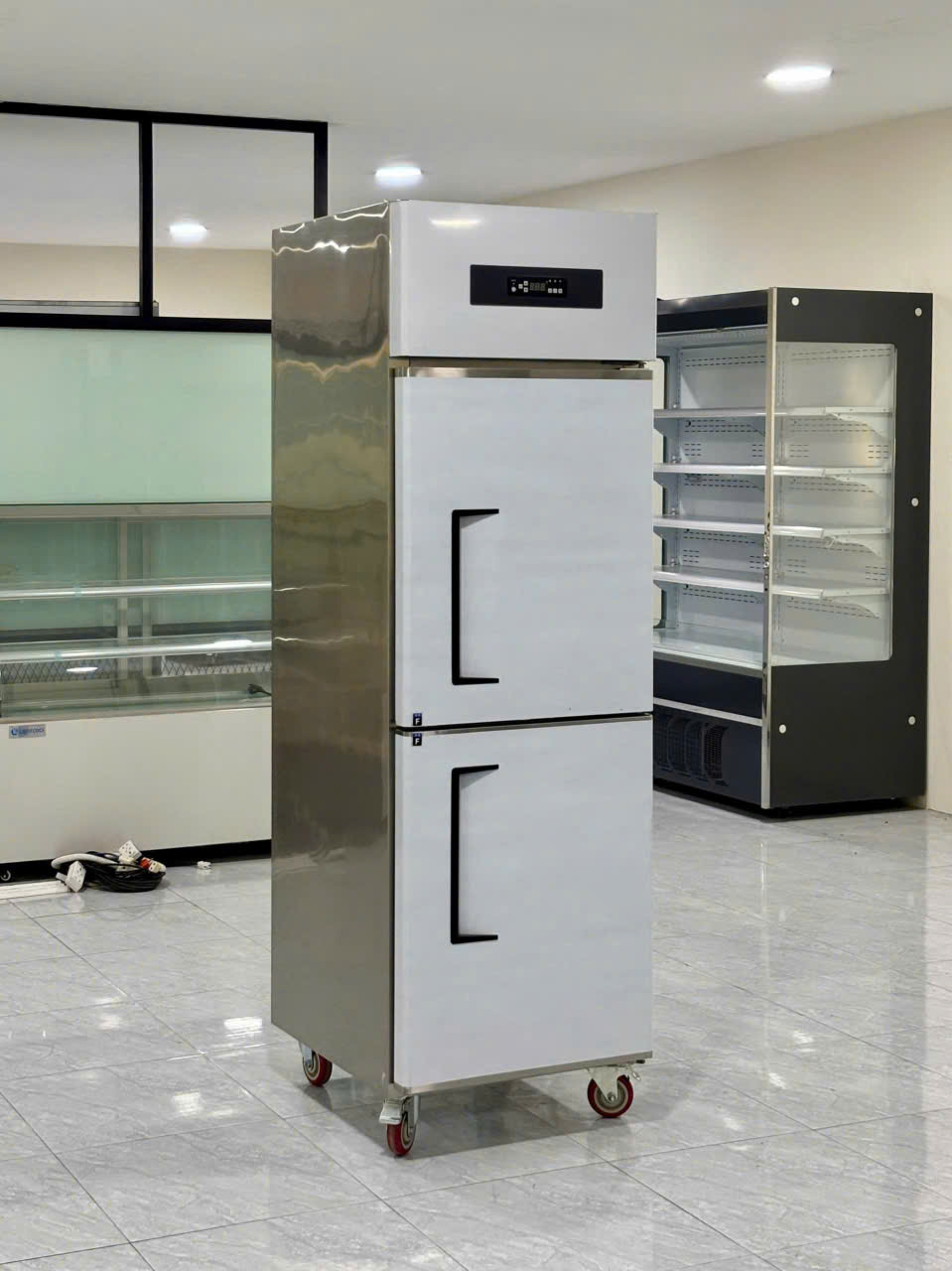 TỦ ĐỨNG 2 CÁNH MỞ INOX
