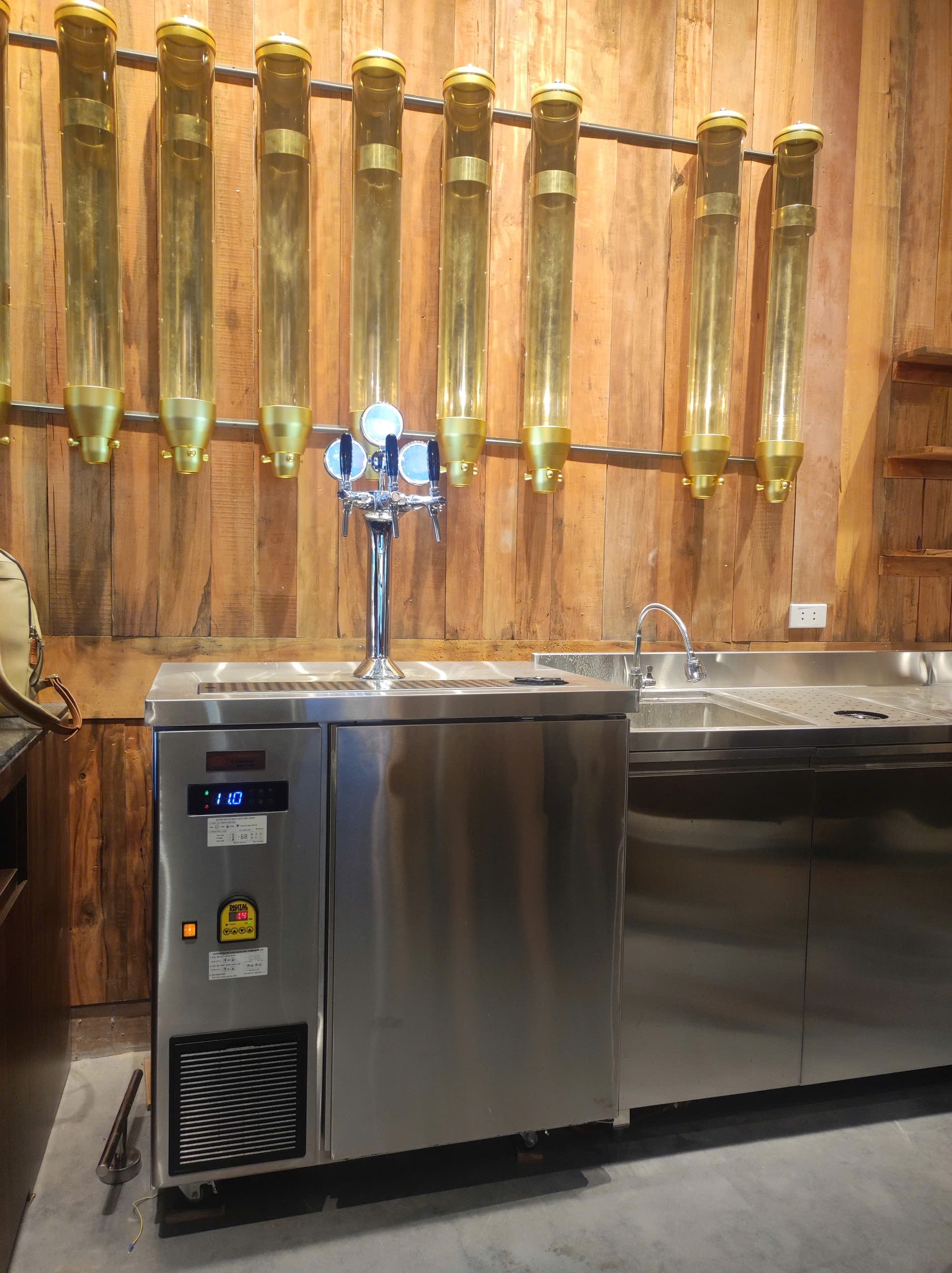 Tủ rót trà 1 trụ 3 vòi (3 keg 20L)