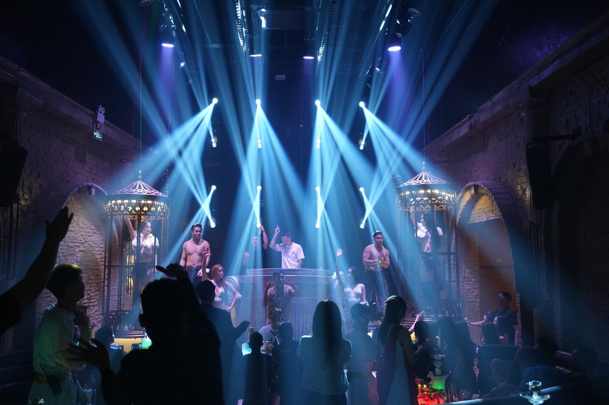 WC CLUB & ENTERTAINMENT SAPA