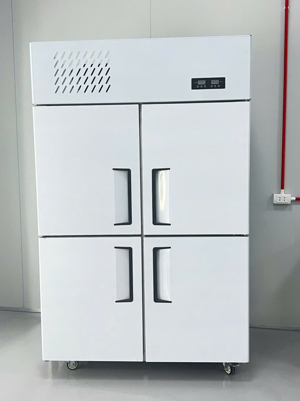  TỦ LẠNH 4 CÁNH INOX LẠNH TRỰC TIẾP 